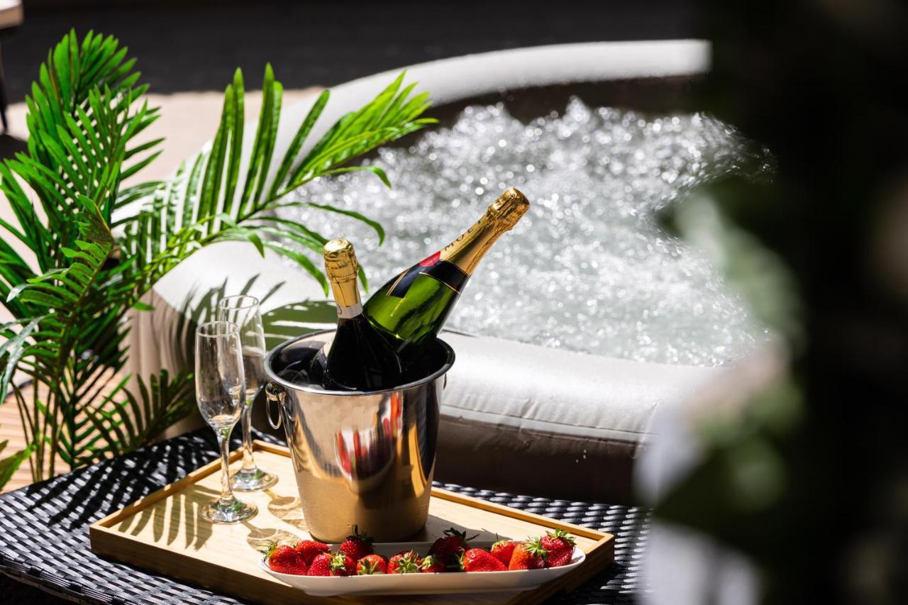 Oasis Luxury Apartment With Terrarce And Jacuzzi Split Exterior foto